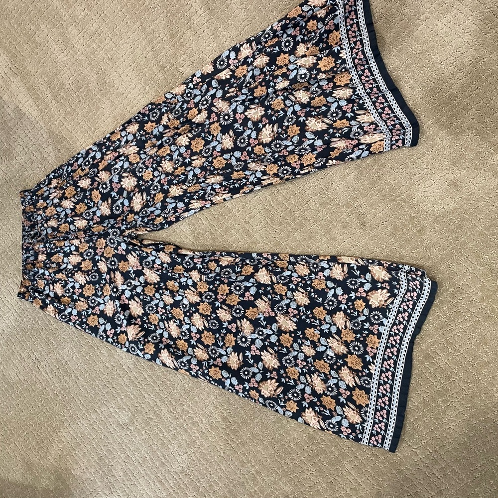 NATURAL LIFE Floral Patterned Pants - Gray and Brown